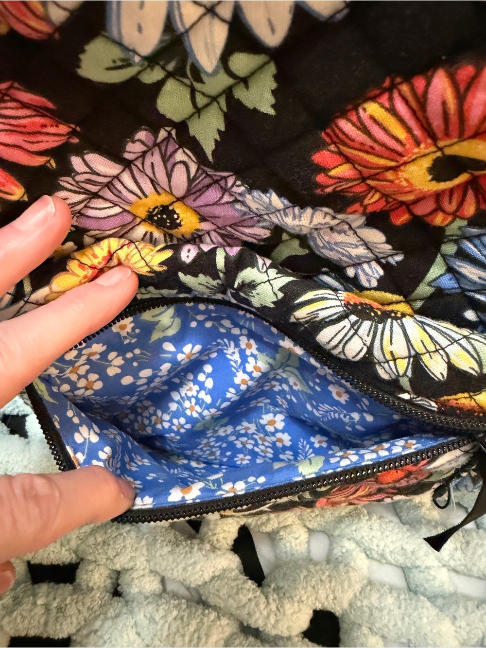 Vera Bradley Black Quilted Floral Tote with Multi-Color Blooms Great Condition - Picture 5 of 17